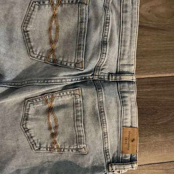 Abercrombie Kids Light Blue High-Rise Jeans 15/16 - Picture 6 of 7